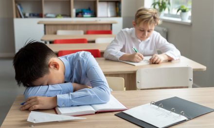 Orang Tua Wajib Tahu, Ini Penyebab Anak Sulit Pintar