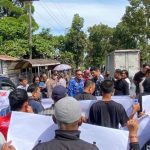 Orangtua Siswa SMA 5 Pematangsiantar Unjuk Rasa