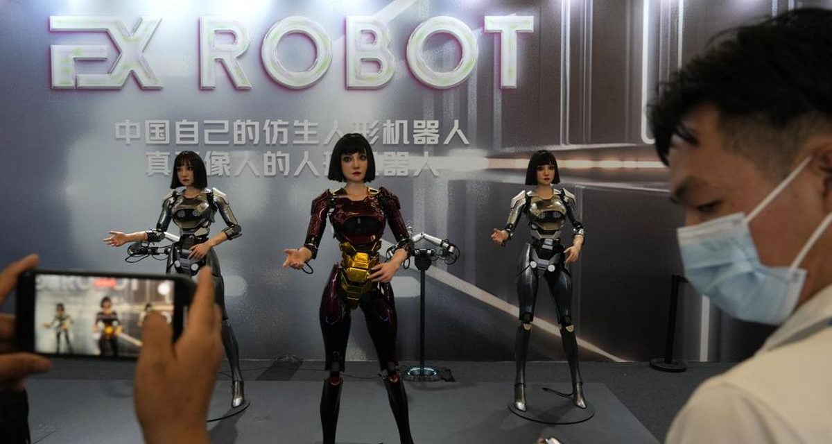 Robot Pintar China Tampil Atraktif, Warga Swiss Terpukau