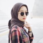 Rekomendasi Kacamata Anti Ribet Untuk Hijabers Aktif Sehari-Hari