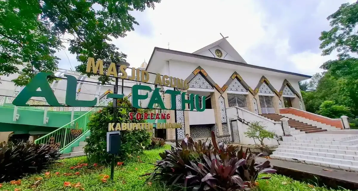 Masjid Agung Al Fathu Dan Jejak Sejarah Kota Bandung