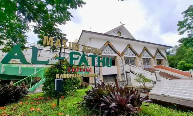 Masjid Agung Al Fathu Dan Jejak Sejarah Kota Bandung