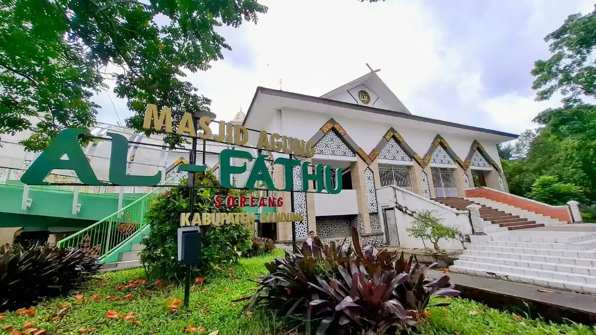 Masjid Agung Al Fathu