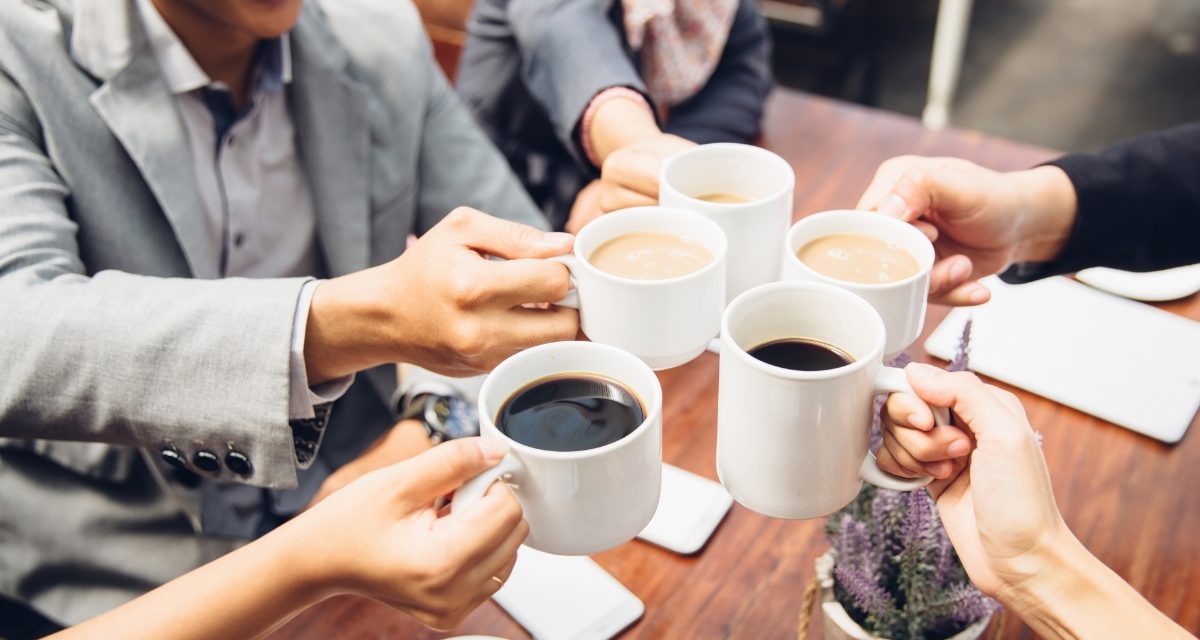 Minum Kopi Jadi Gaya Hidup Karyawan Kantoran, Ini Mengapa!